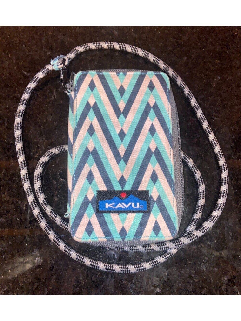 KAVU Go Wallet Crossbody Bi-Fold Rope Strap Tribal Aztec Gorpcore Chevron Purse